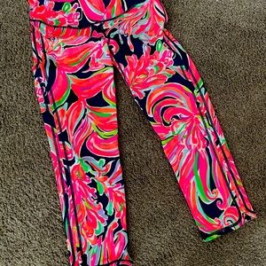 no tags but never worn and I only tried them on to find I need an XS😉